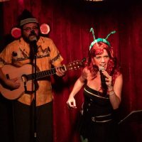 CRI-CRÍTICA-la-grilla-cantora-Canciones-de-lucha-y-brillantina-thumb